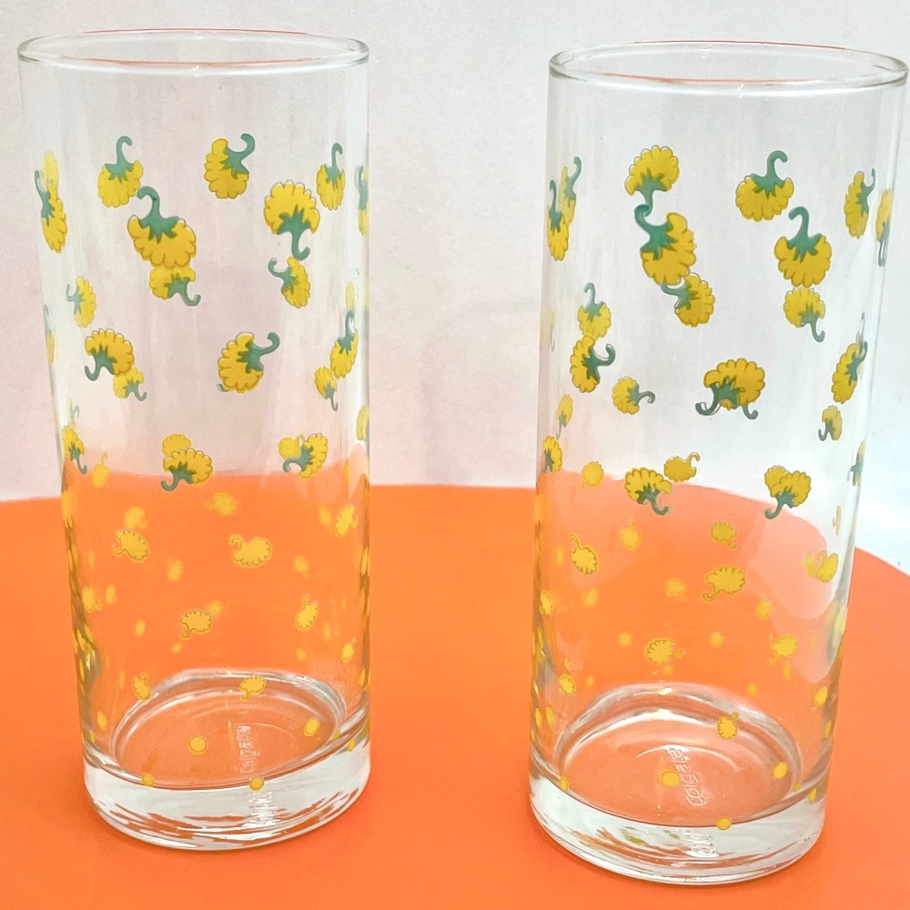 Vintage 80s promotional Colgate glass tumblers, rare, flower patterns